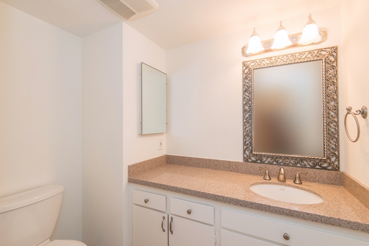13963 Riverside Drive Sherman Oaks, CA 91423 - Photo 4 of 43