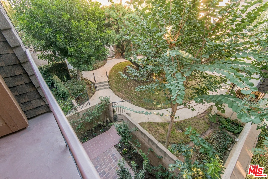 13963 Riverside Drive Sherman Oaks, CA 91423 - Photo 35 of 43