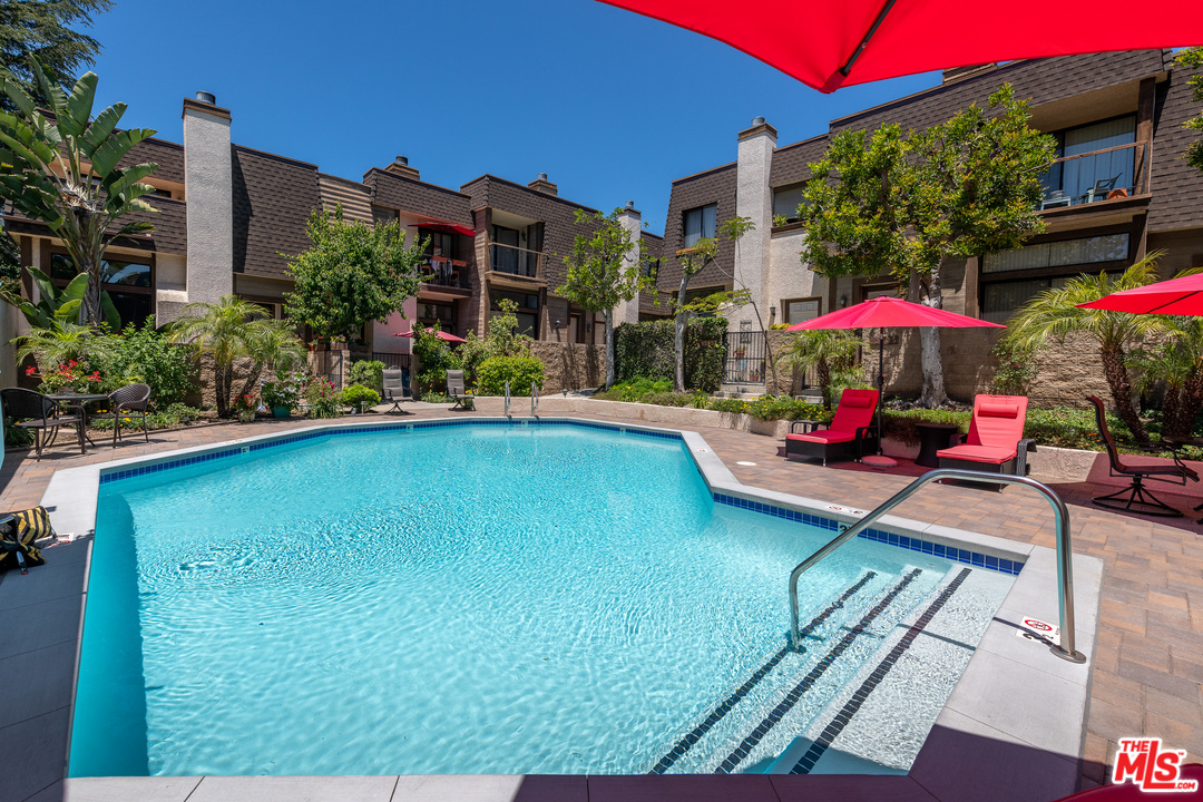 13963 Riverside Drive Sherman Oaks, CA 91423 - Photo 36 of 43