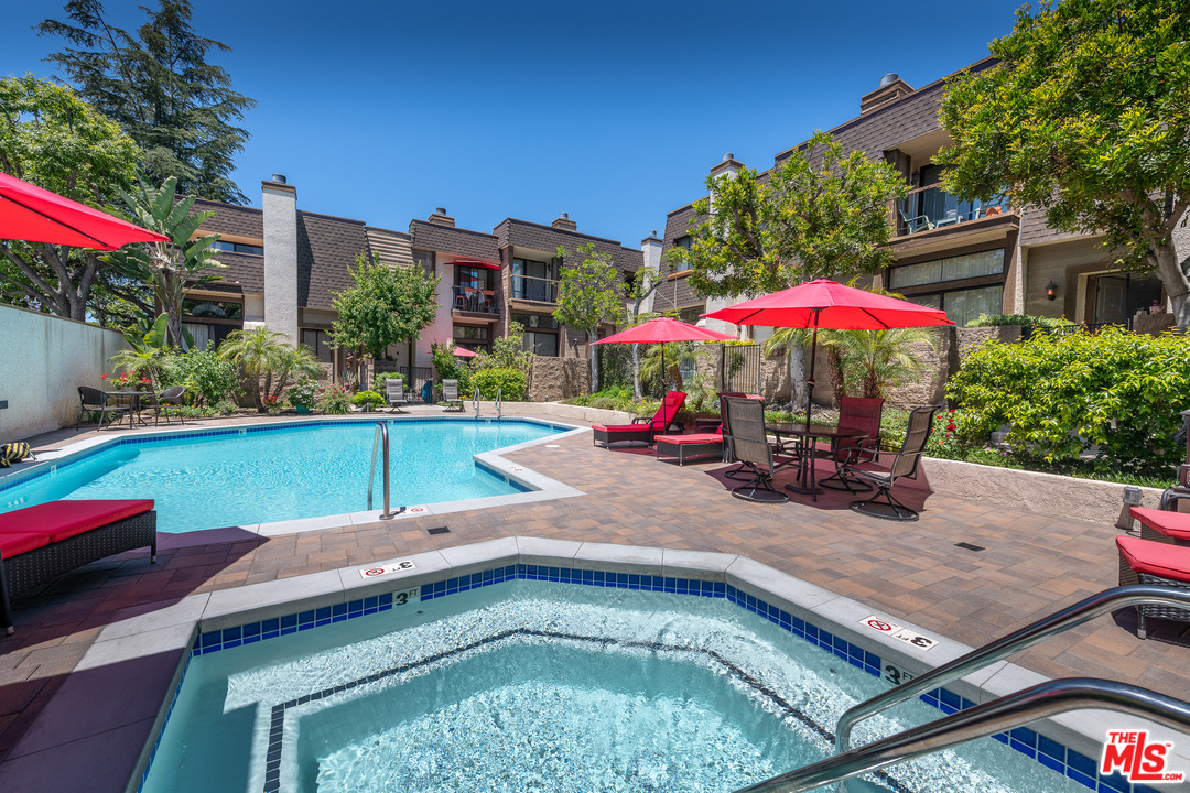 13963 Riverside Drive Sherman Oaks, CA 91423 - Photo 37 of 43