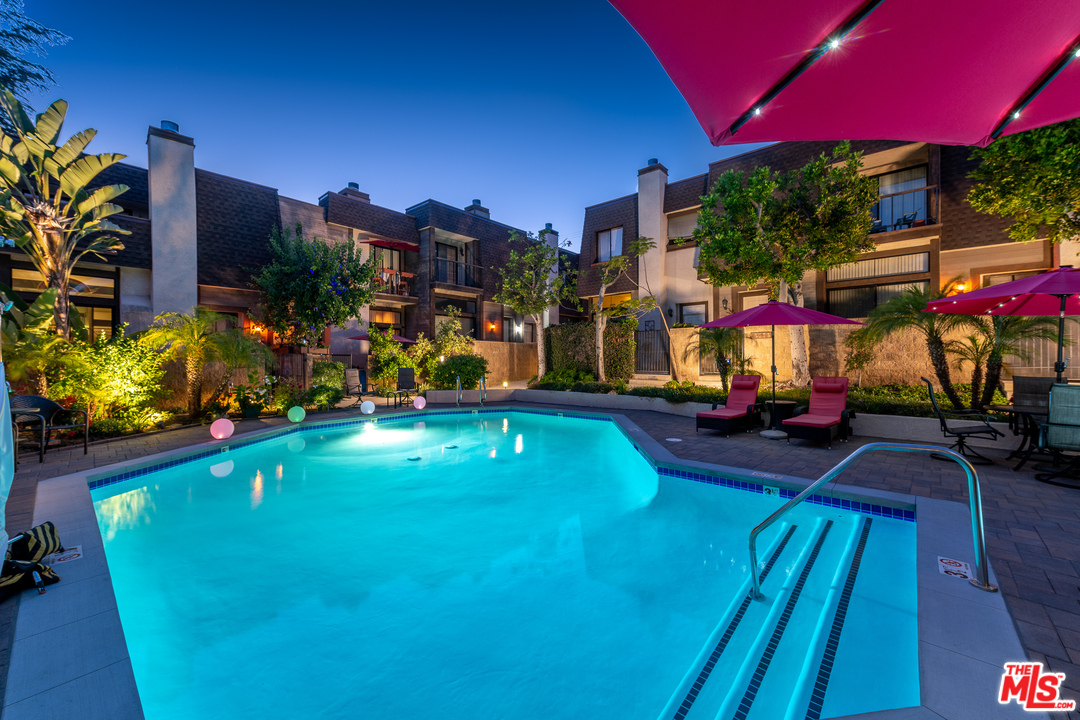 13963 Riverside Drive Sherman Oaks, CA 91423 - Photo 38 of 43