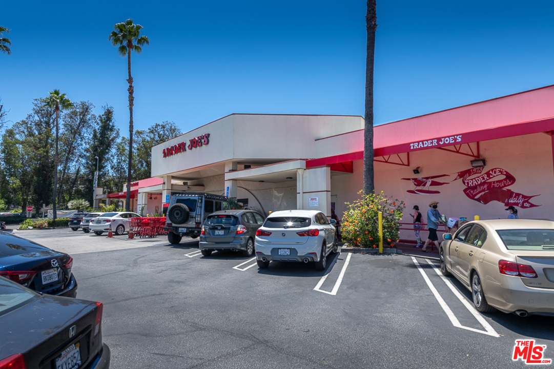 13963 Riverside Drive Sherman Oaks, CA 91423 - Photo 43 of 43