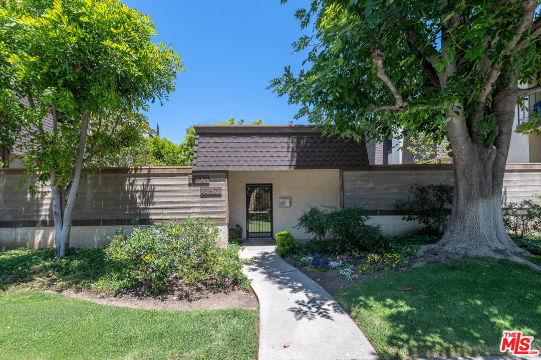 13963 Riverside Drive Sherman Oaks, CA 91423 - Photo 7 of 43