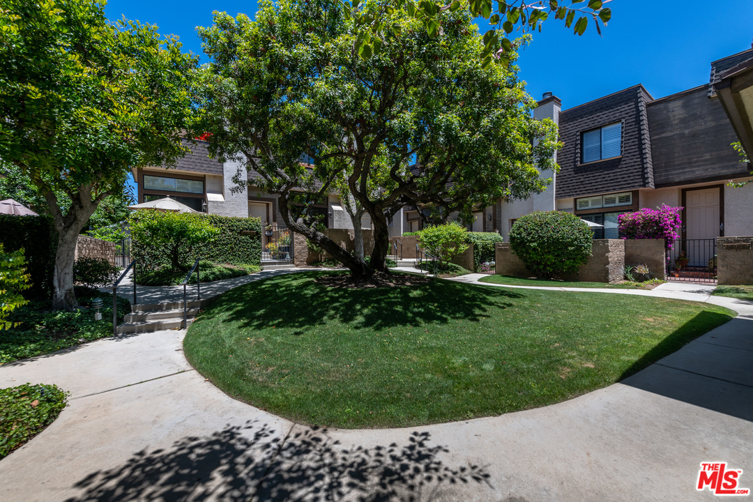 13963 Riverside Drive Sherman Oaks, CA 91423 - Photo 9 of 43