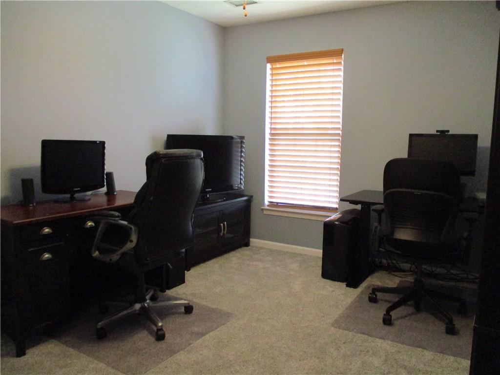 8821 Hilltop Road Irwin, PA 15642 - Photo 22 of 25 Gallery Image 22
