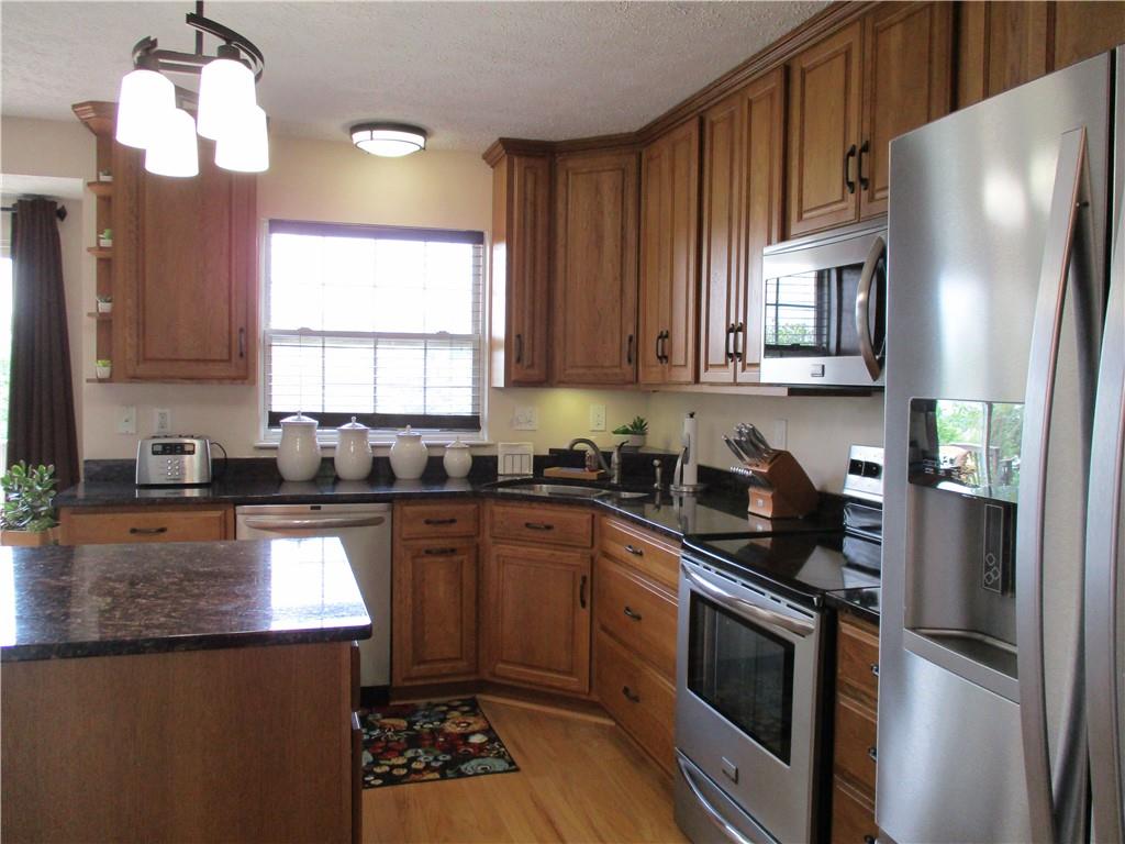 8821 Hilltop Road Irwin, PA 15642 - Photo 4 of 25 Gallery Image 4