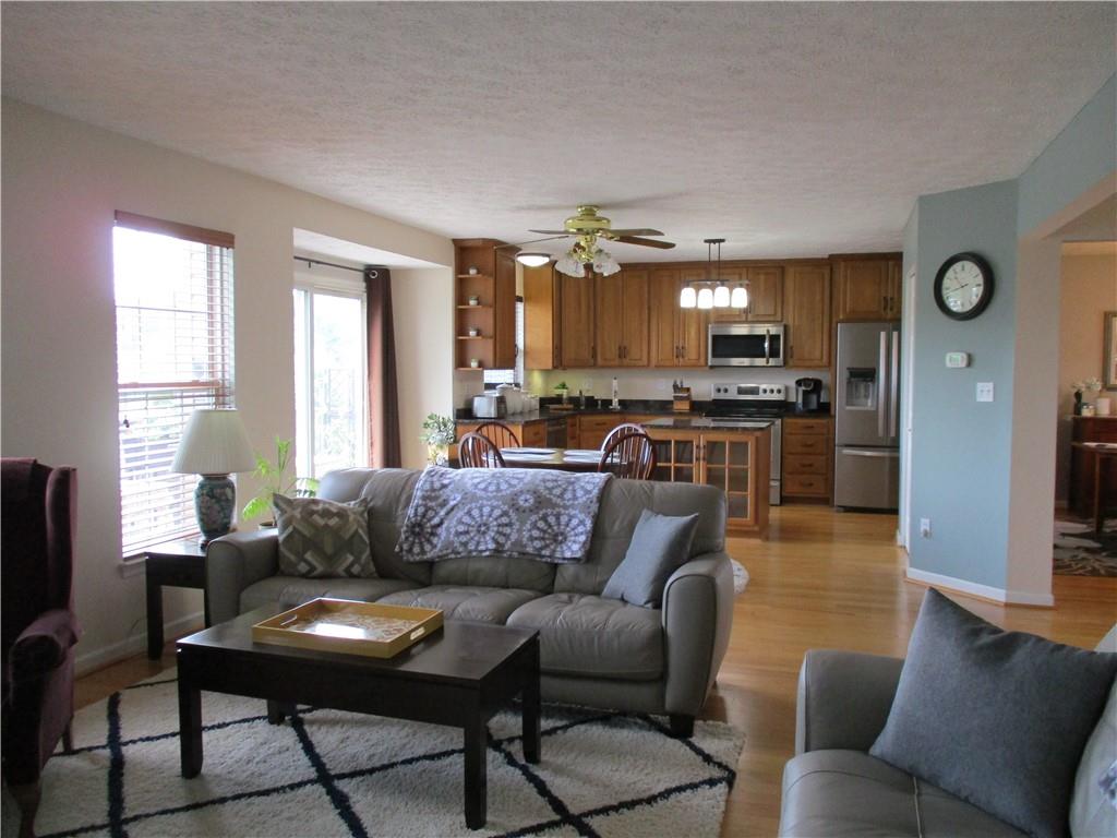 8821 Hilltop Road Irwin, PA 15642 - Photo 8 of 25 Gallery Image 8