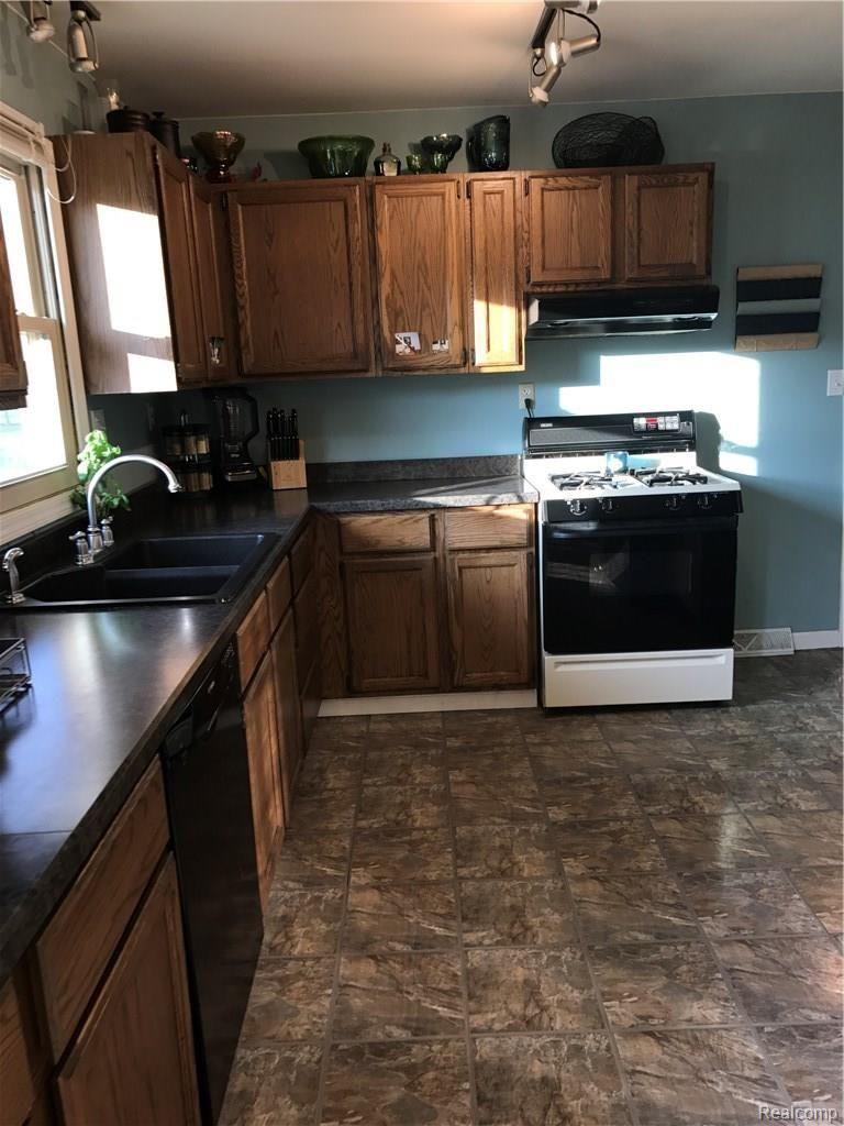 7238 Elms Road Swartz Creek, MI 48473 - Photo 27 of 70 2016-11-27_15-48-24_610.jpeg