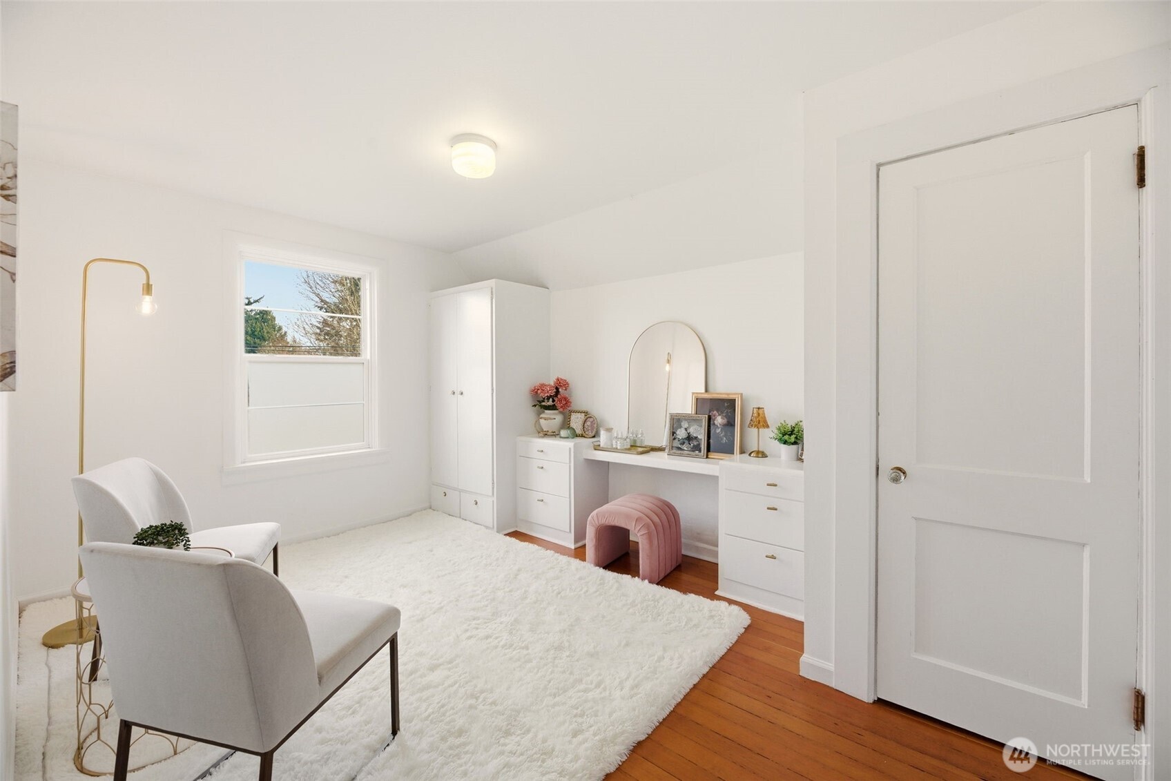 217 6th Street Snohomish, WA 98290 - Photo 23 of 40 a bedroom with a bed and a dresser