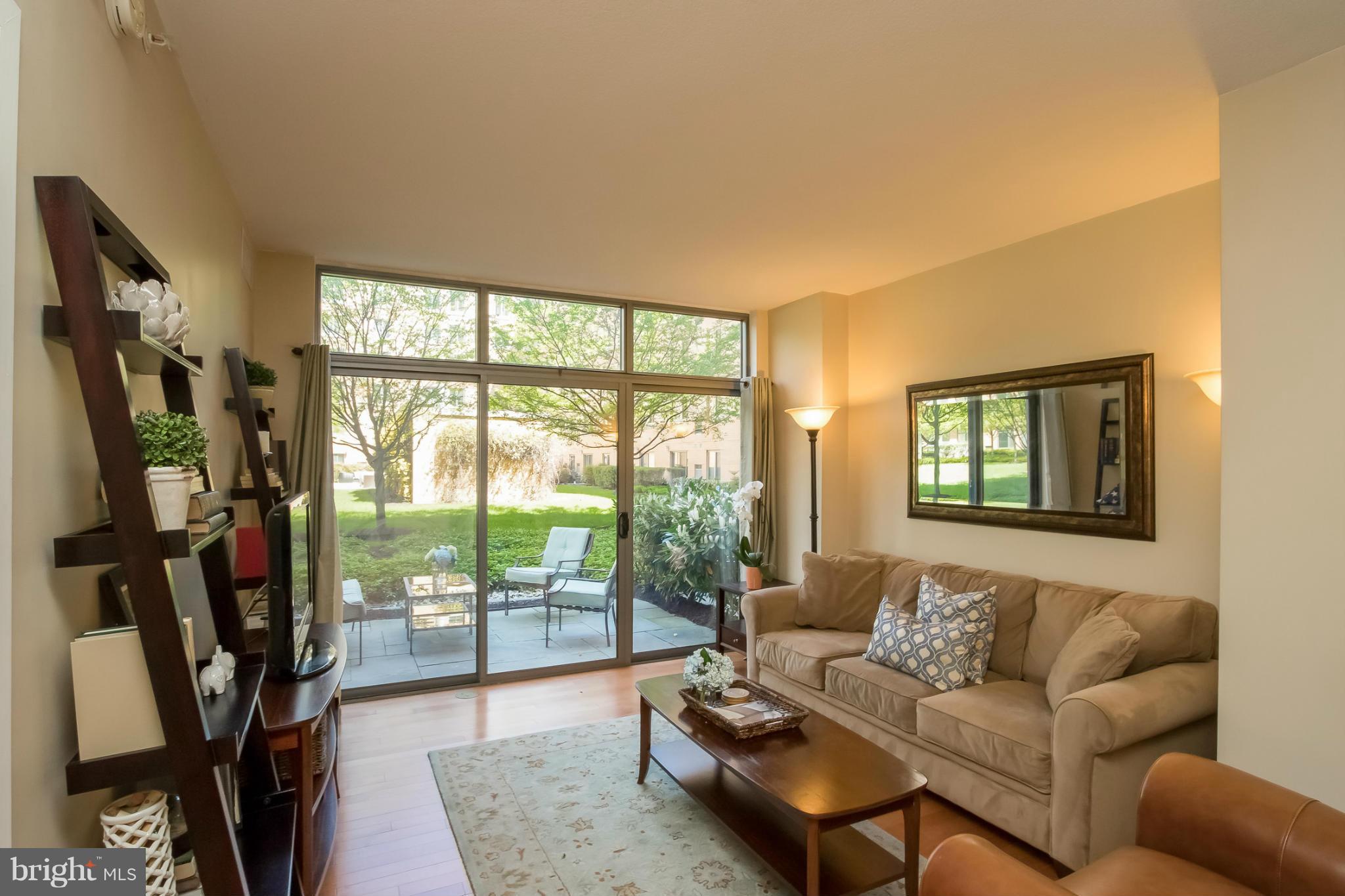 475 K Street Northwest, Unit 328 Washington, DC 20001 - Photo 4 of 18 Living Room