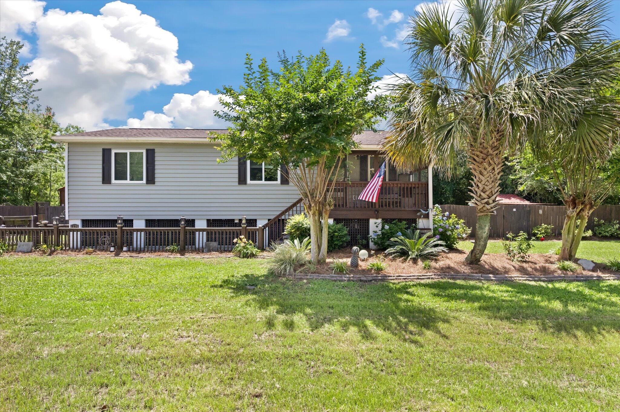 1125 Ocean View Road Charleston, SC 29412 - Photo 1 of 35 02-1125 Ocean View_e_Lowcountry_Exposure
