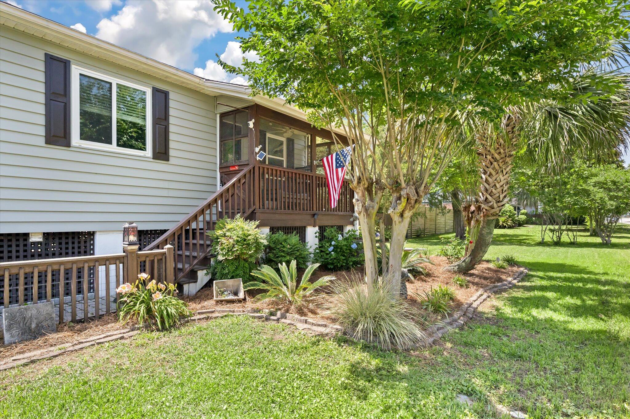1125 Ocean View Road Charleston, SC 29412 - Photo 2 of 35 04-1125 Ocean View_e_Lowcountry_Exposure