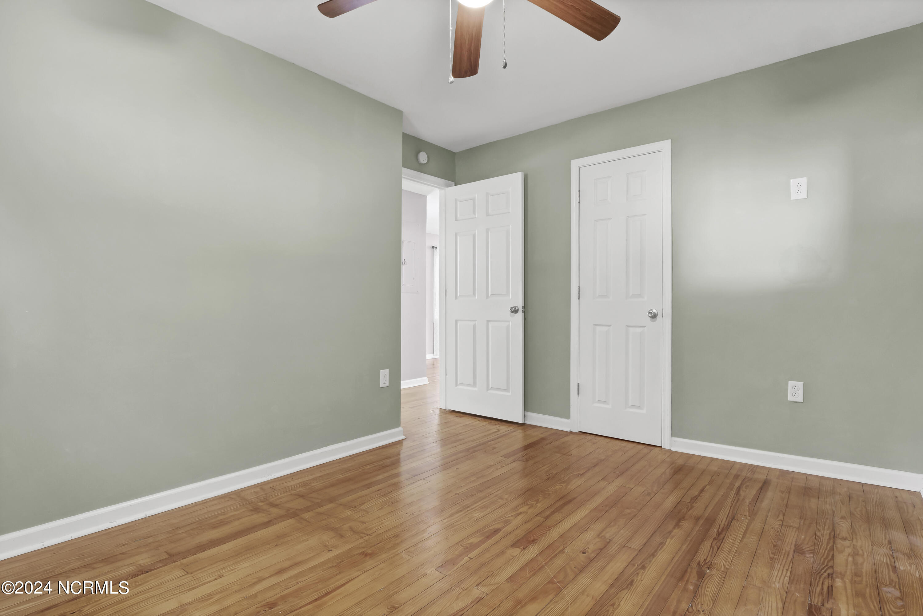 2264 Sloop Point Road Hampstead, NC 28443 - Photo 28 of 34 Bedroom