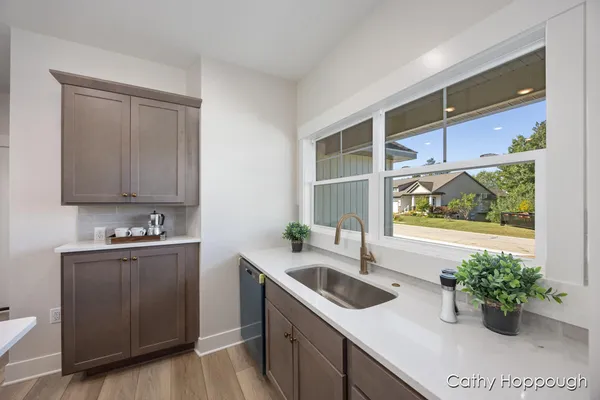 $375,000 | 1976 Aspen Vly Lane, Ionia, MI 48846