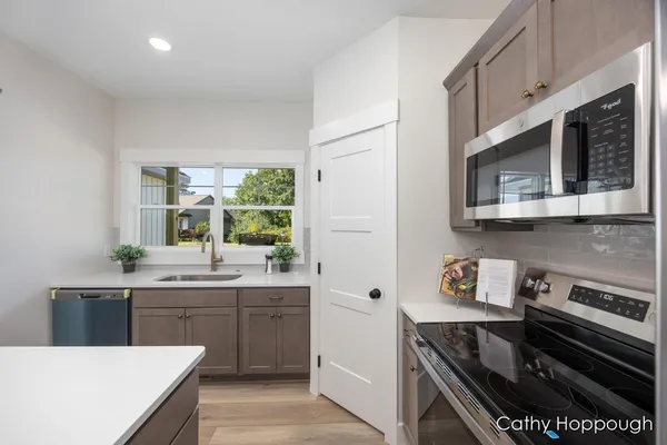 $375,000 | 1976 Aspen Vly Lane, Ionia, MI 48846