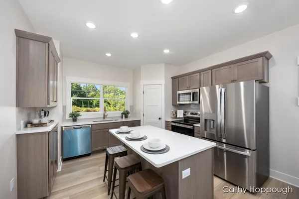 $375,000 | 1976 Aspen Vly Lane, Ionia, MI 48846