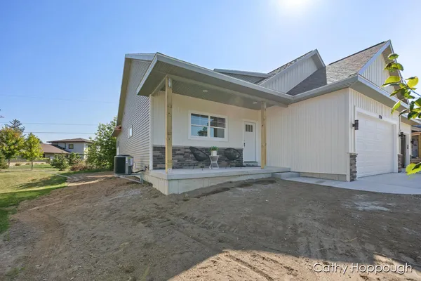 $375,000 | 1976 Aspen Vly Lane, Ionia, MI 48846