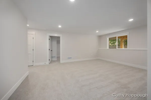 $375,000 | 1976 Aspen Vly Lane, Ionia, MI 48846