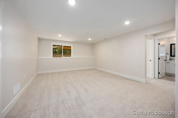 $375,000 | 1976 Aspen Vly Lane, Ionia, MI 48846