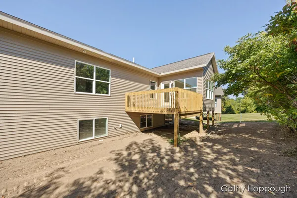 $375,000 | 1976 Aspen Vly Lane, Ionia, MI 48846