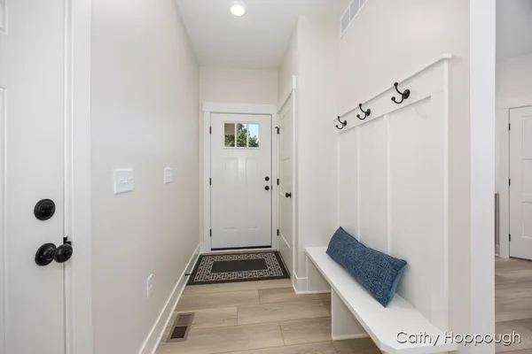 $375,000 | 1976 Aspen Vly Lane, Ionia, MI 48846