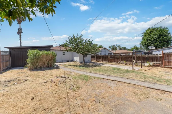 $354,998 | 1725 California Avenue, Dos Palos, CA 93620