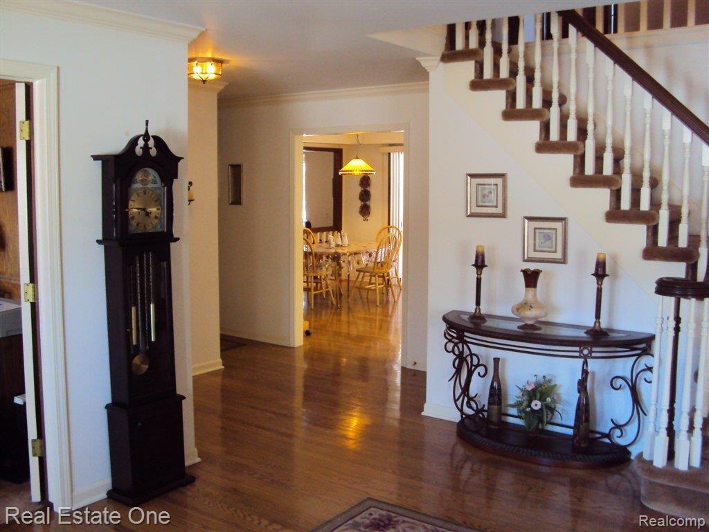 392 Lake Forest Road Rochester, MI 48309 - Photo 3 of 24 Foyer.jpg