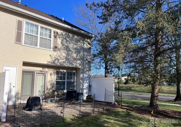 $450,000 | 40 Townsend Court, Franklin Park, NJ 08823
