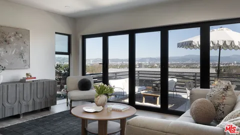 $1,549,000 | 4100 Don Diablo Drive, Los Angeles, CA 90008