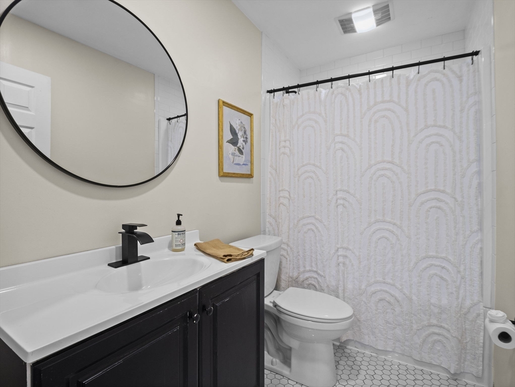 125 Phillips Brooks Road North Andover, MA 01845 - Photo 20 of 38