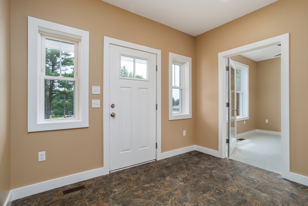 2 Elm Street Westminster, MA 01473 - Photo 3 of 42