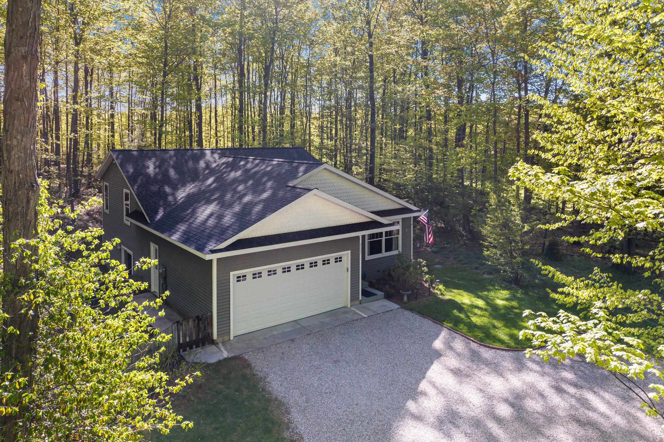 2177 North Jacobson Road Suttons Bay, MI 49682 - Photo 3 of 25