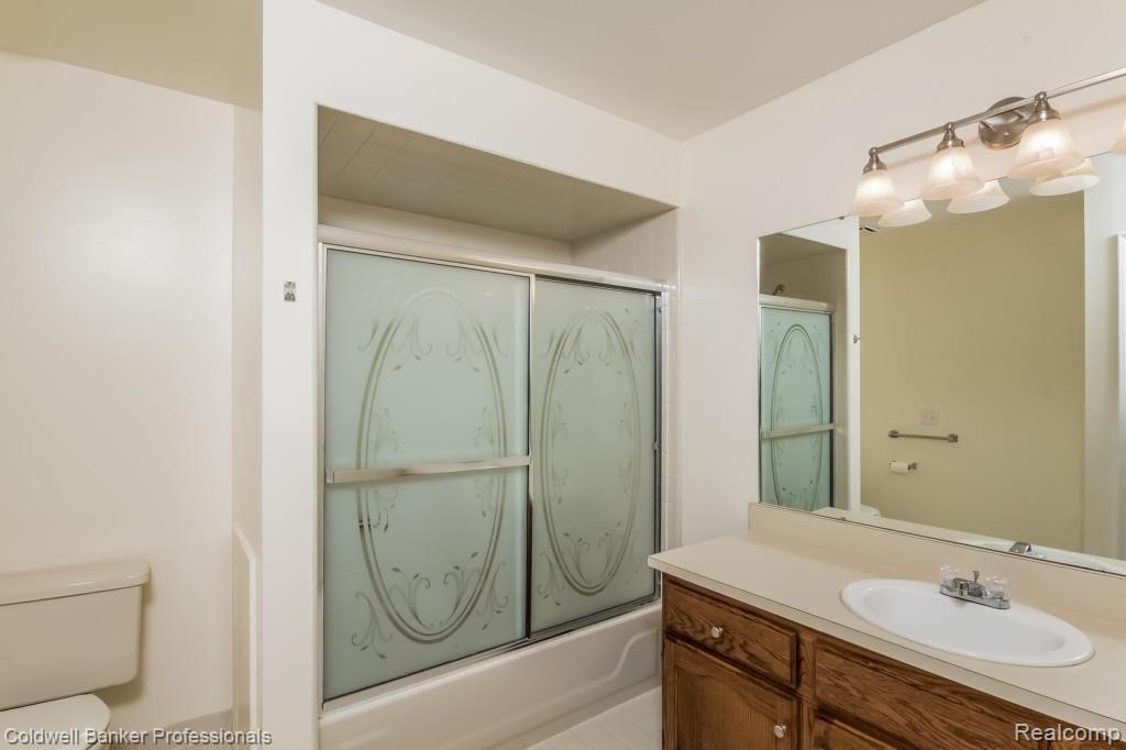 155 Meadow Ln Circle, Unit 21 Rochester Hills, MI 48307 - Photo 19 of 31