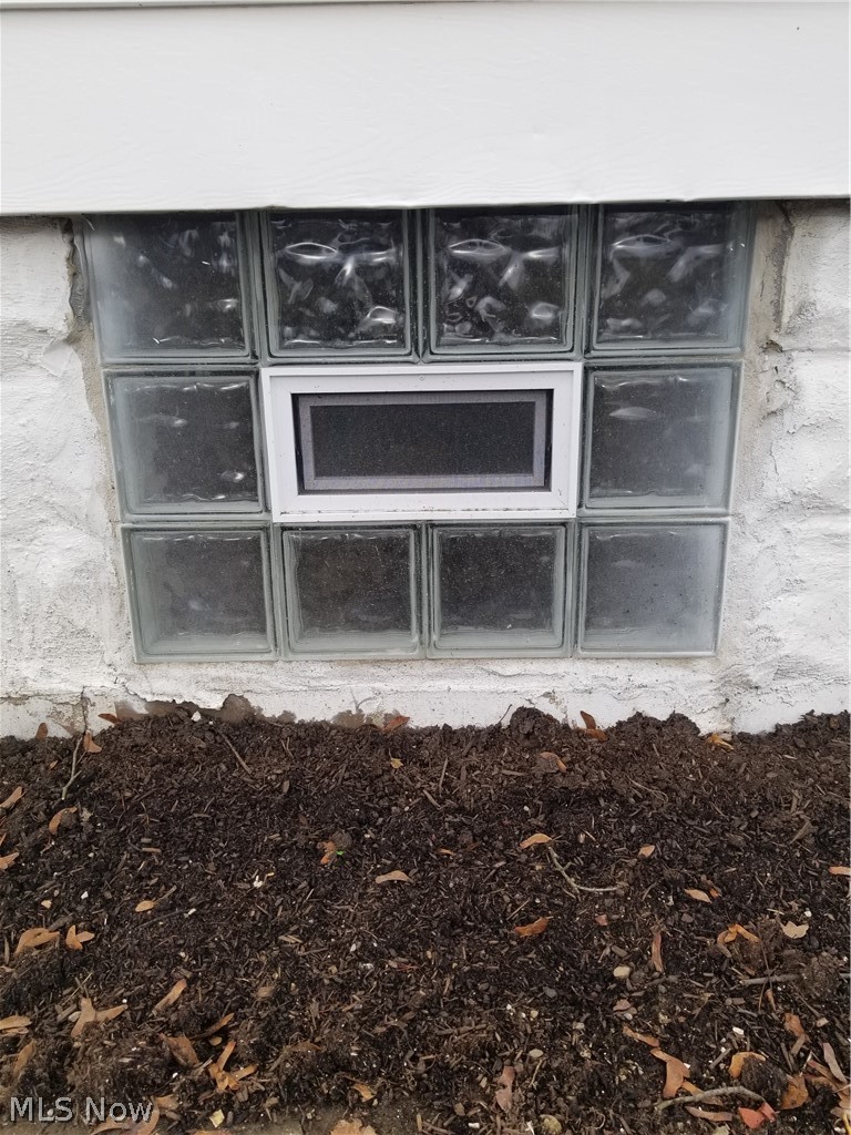 4595 South Hametown Road Barberton, OH 44203 - Photo 23 of 27 Glass block basement windows