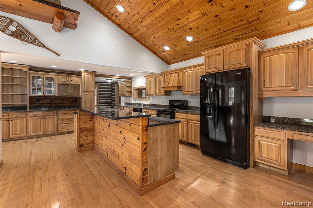 2446 Spayde Road Charlevoix, MI 49720 - Photo 5 of 48