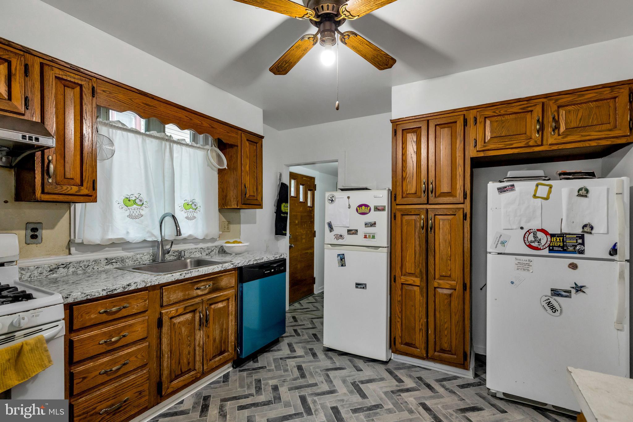 7017 Wayne Avenue Upper Darby, PA 19082 - Photo 12 of 34