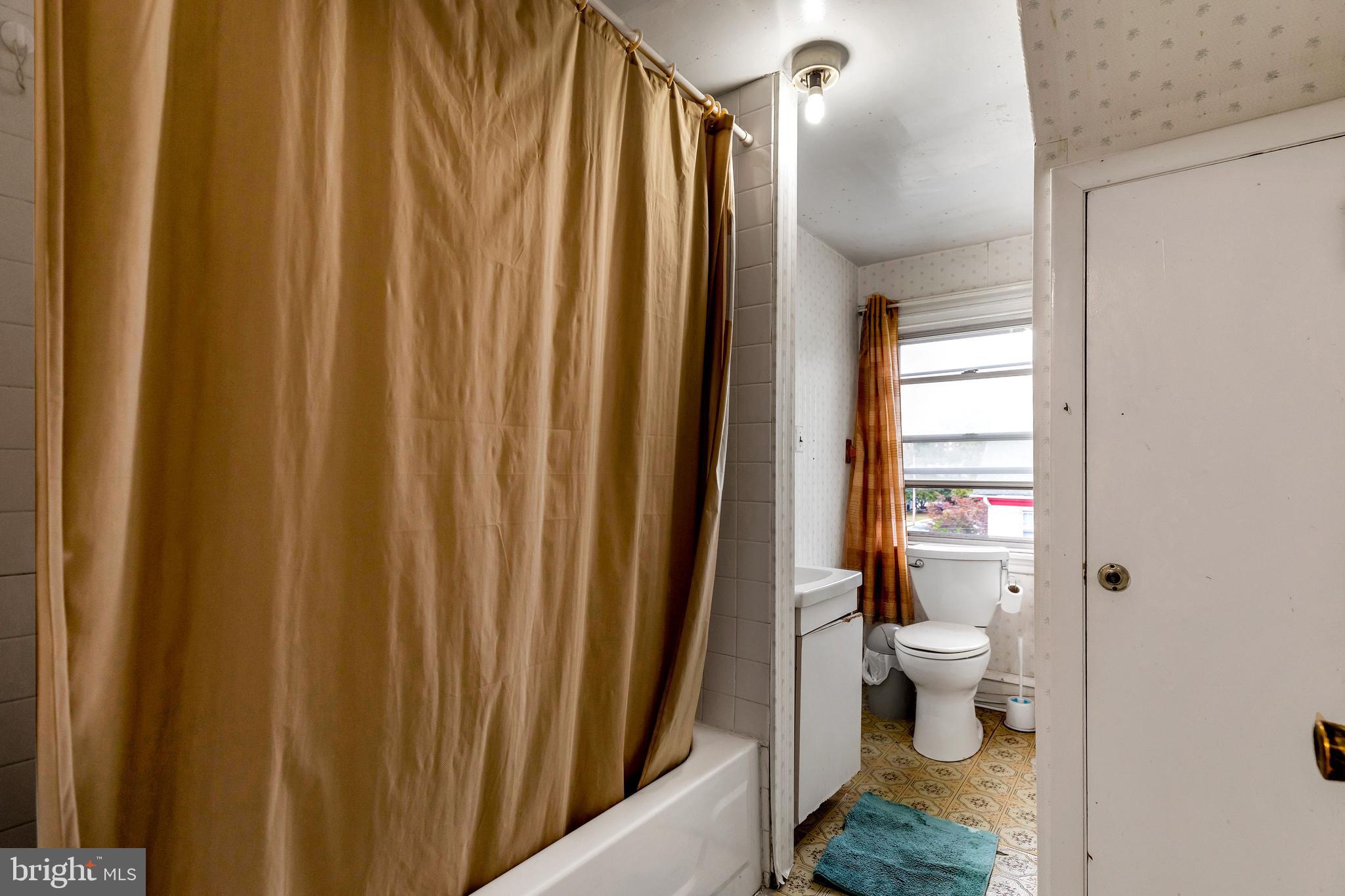 7017 Wayne Avenue Upper Darby, PA 19082 - Photo 27 of 34