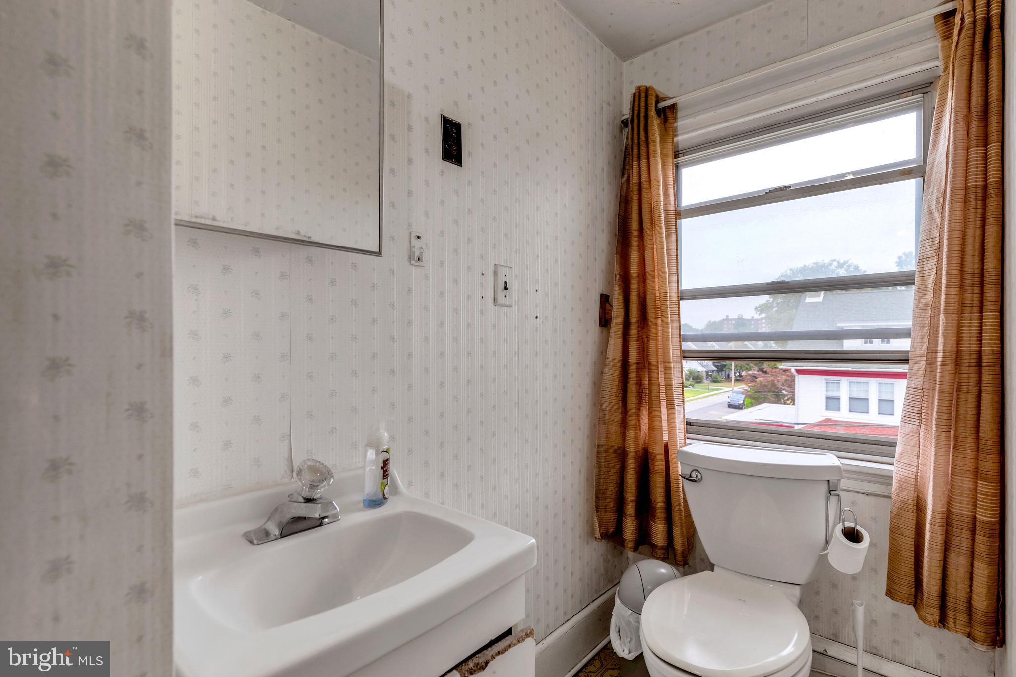 7017 Wayne Avenue Upper Darby, PA 19082 - Photo 28 of 34