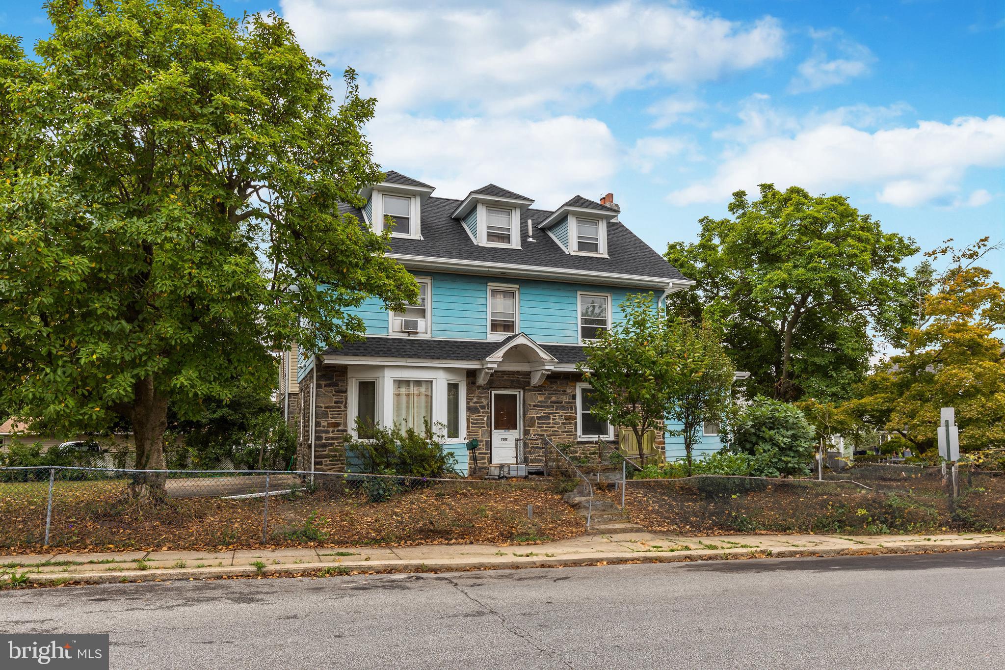 7017 Wayne Avenue Upper Darby, PA 19082 - Photo 3 of 34