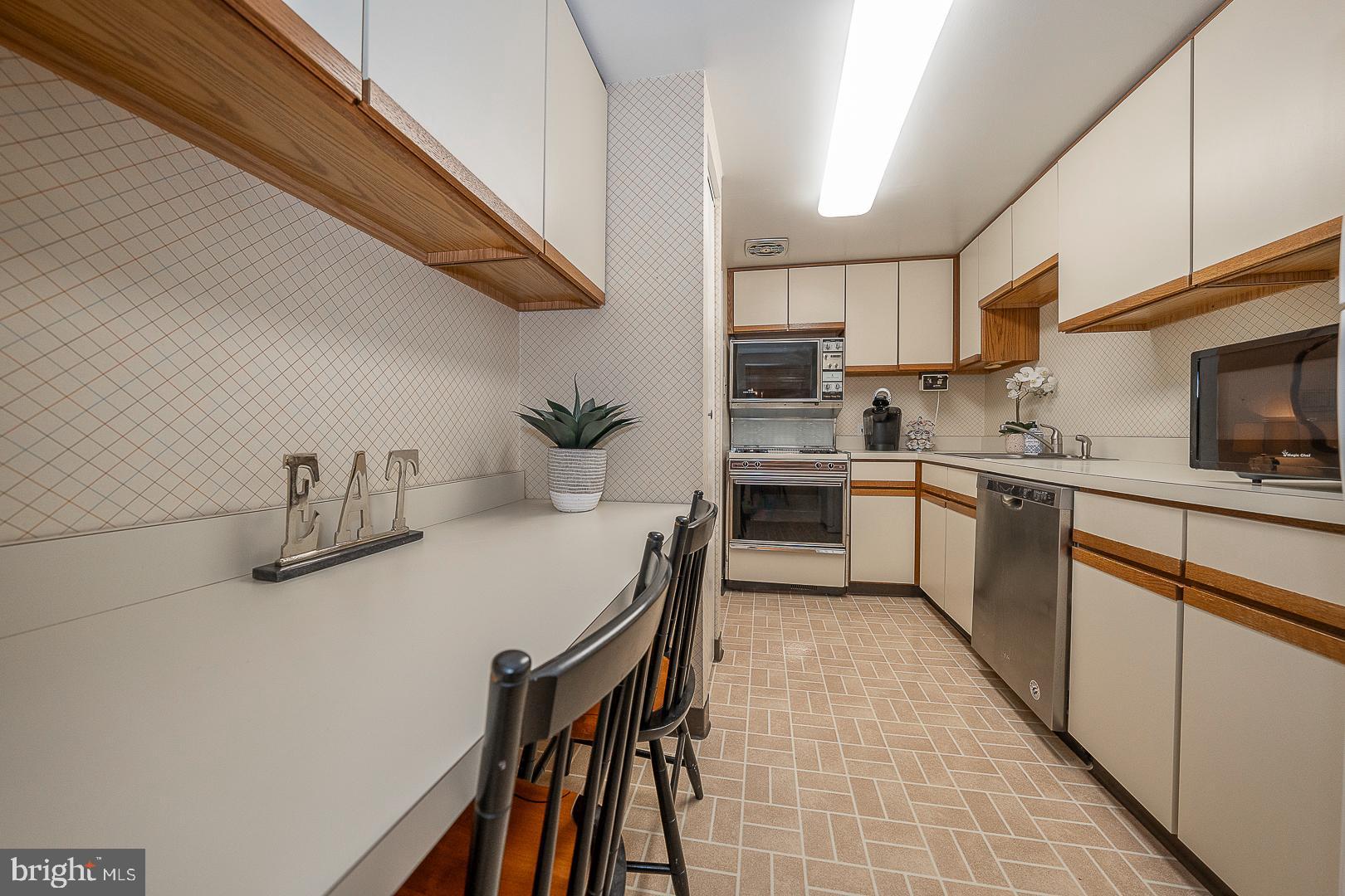 5 Drummers Lane Wayne, PA 19087 - Photo 10 of 33 Meticulously maintained