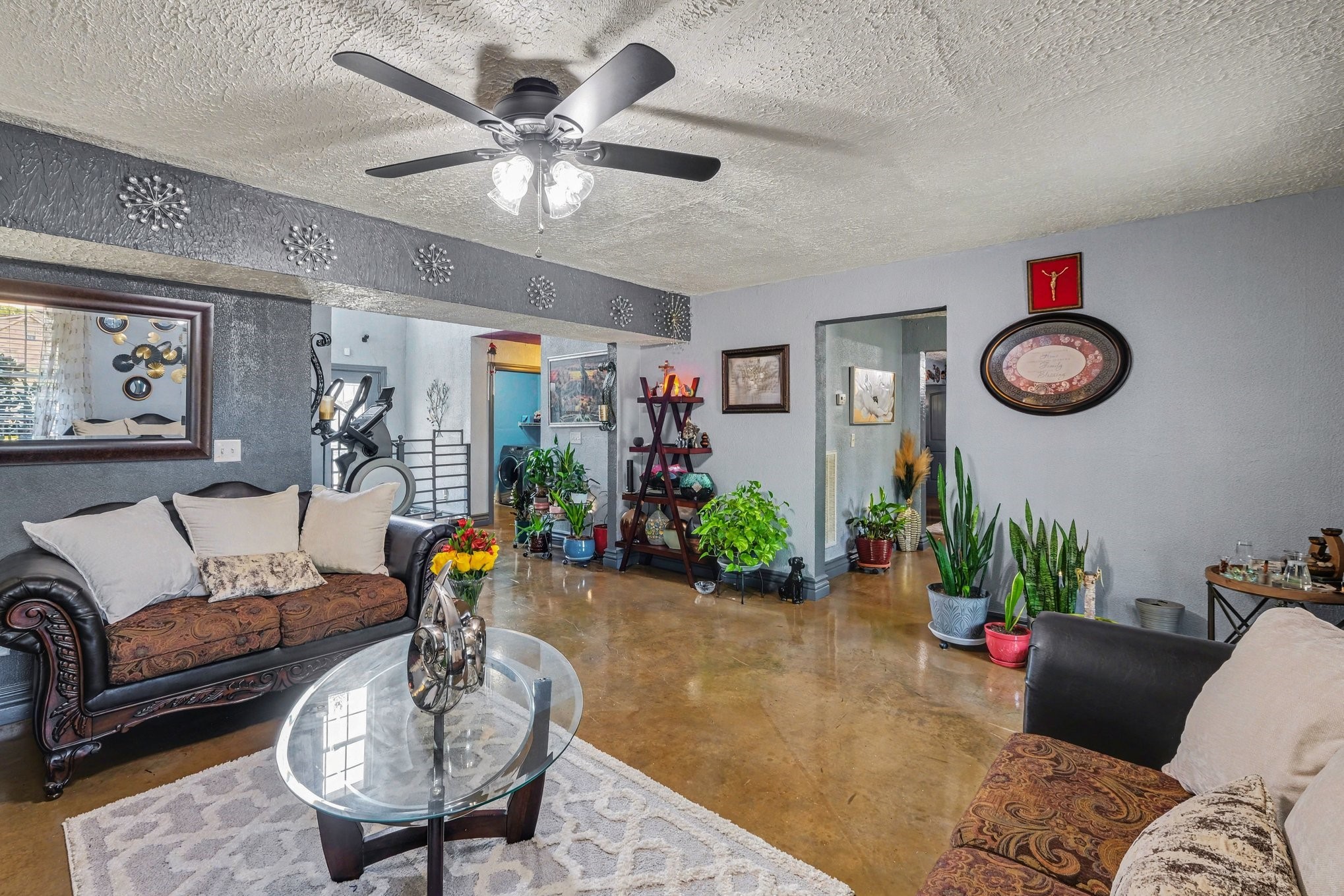 206 McKaig Road Murfreesboro, TN 37127 - Photo 3 of 36 a living room with furniture and a chandelier