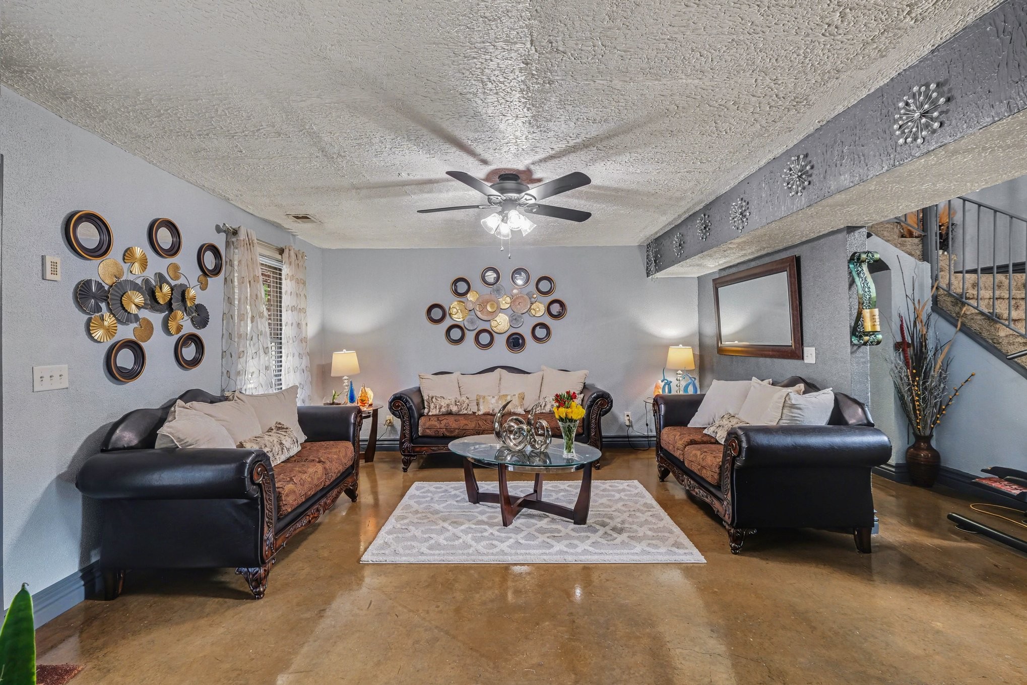 206 McKaig Road Murfreesboro, TN 37127 - Photo 4 of 36 a living room with furniture and a chandelier