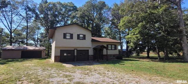 $210,000 | 18065 East Illinois Highway, Opdyke, IL 62872