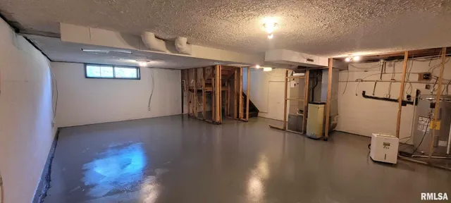 $210,000 | 18065 East Illinois Highway, Opdyke, IL 62872