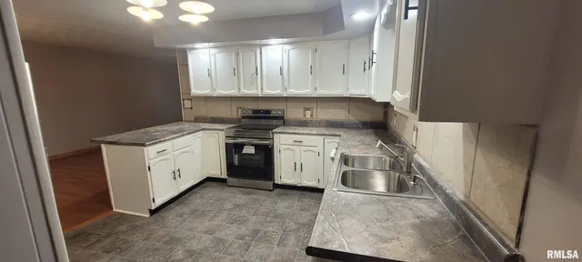 $210,000 | 18065 East Illinois Highway, Opdyke, IL 62872