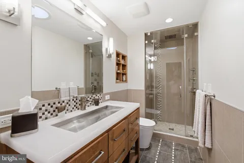 $1,050,000 | 2507 Toron Court, Alexandria, VA 22306