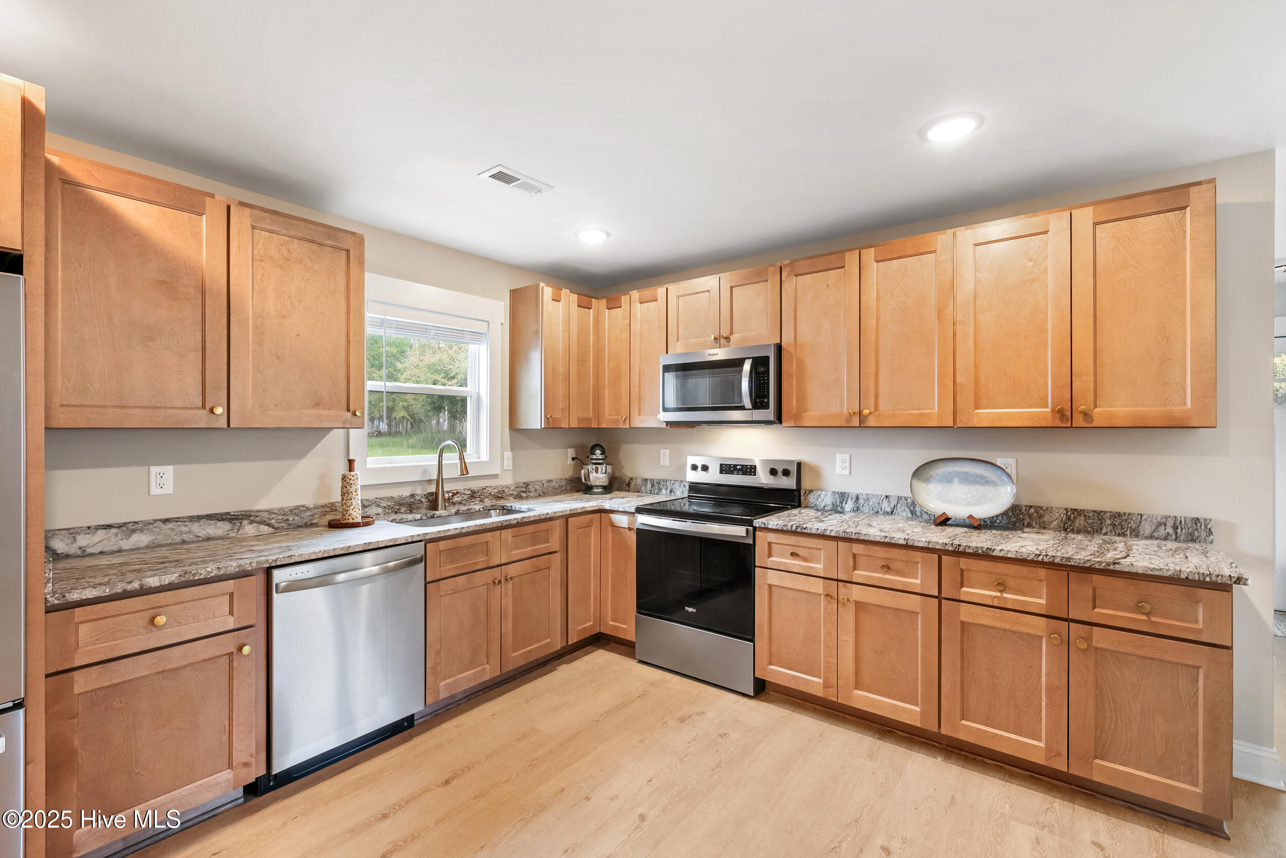 60 Greensboro Road Southport, NC 28461 - Photo 13 of 42 Kitchen