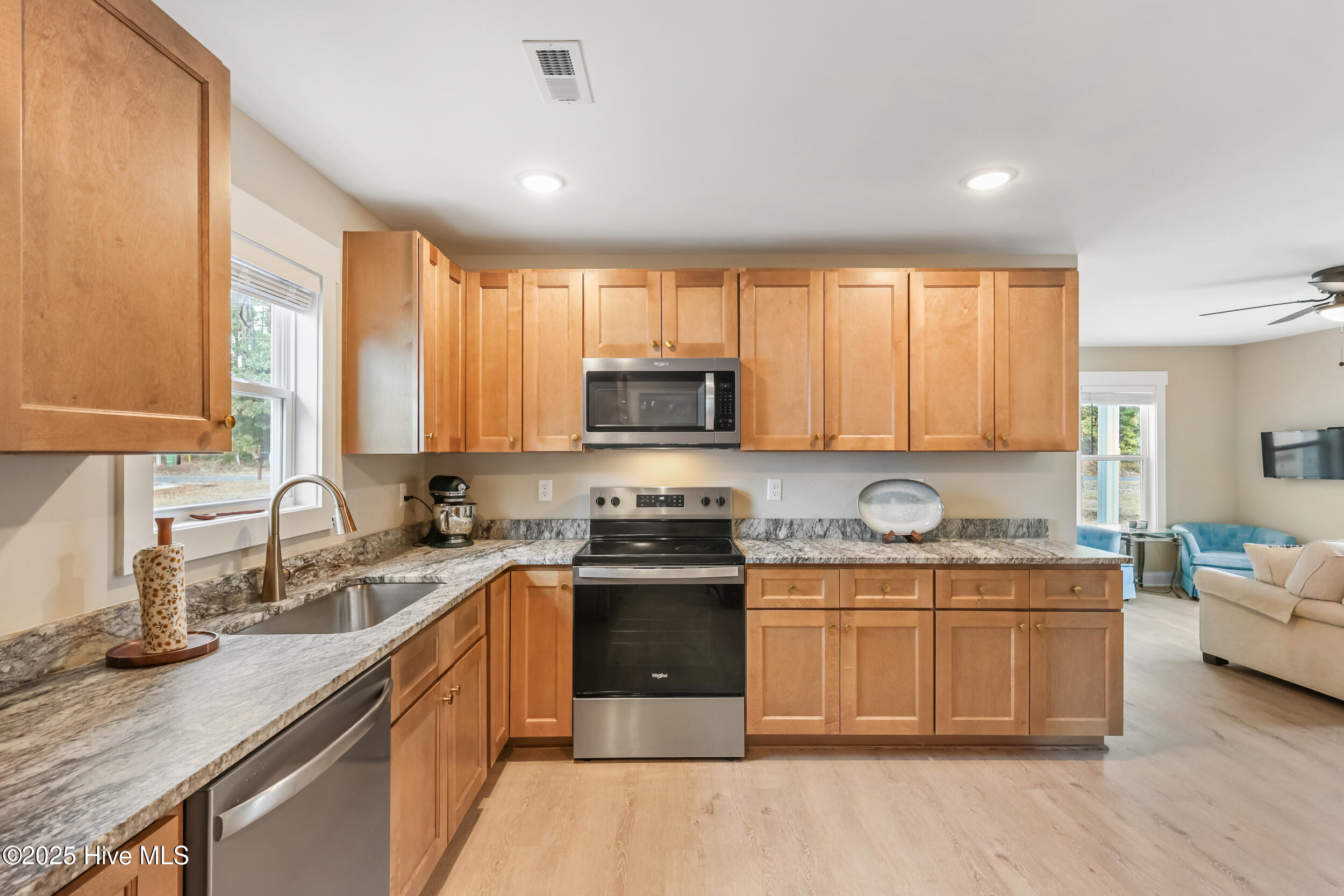 60 Greensboro Road Southport, NC 28461 - Photo 14 of 42 Kitchen