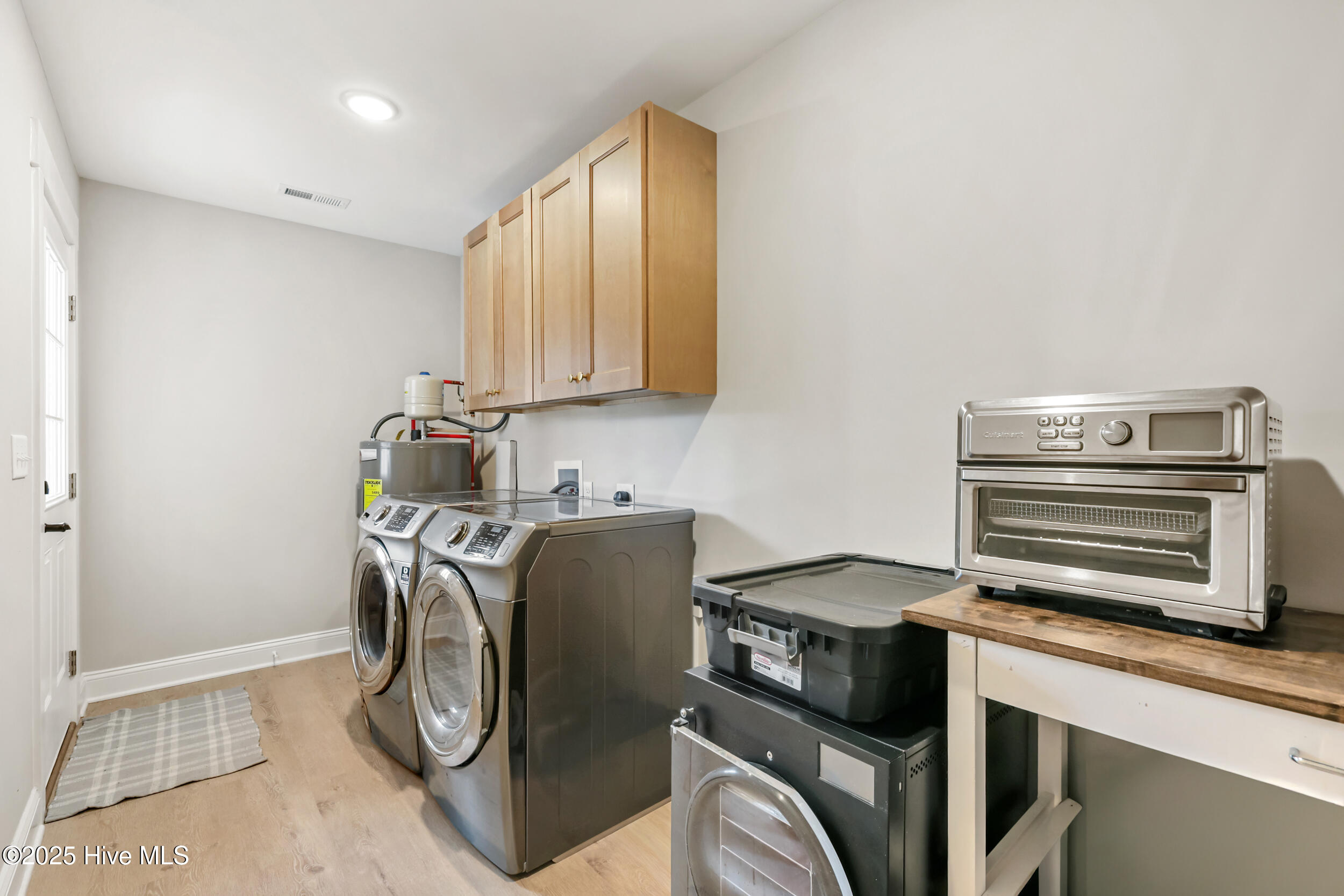 60 Greensboro Road Southport, NC 28461 - Photo 22 of 42 Laundry + storage