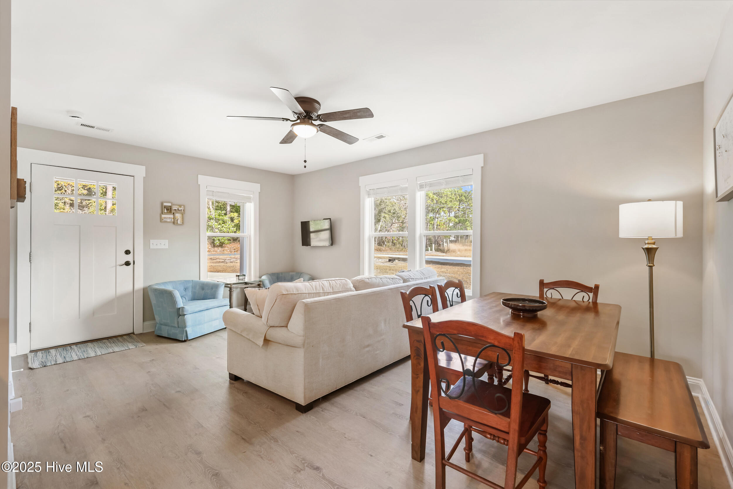60 Greensboro Road Southport, NC 28461 - Photo 9 of 42 Dining area